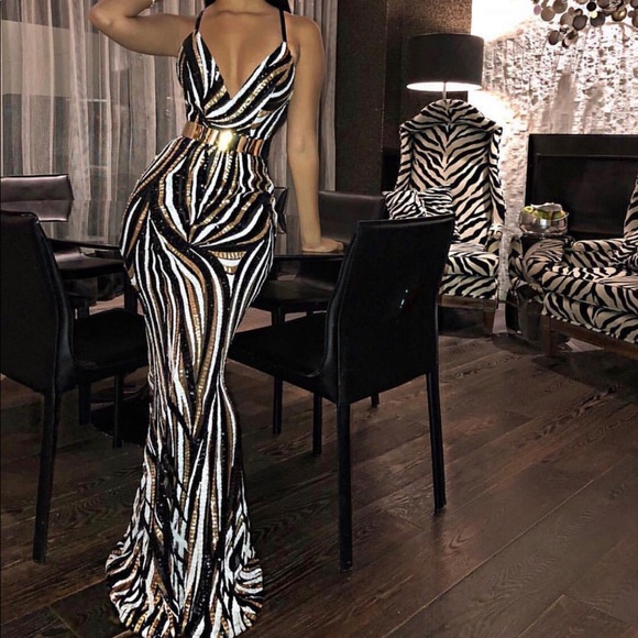 NWT v Sequin party dress - Picture 2 of 8